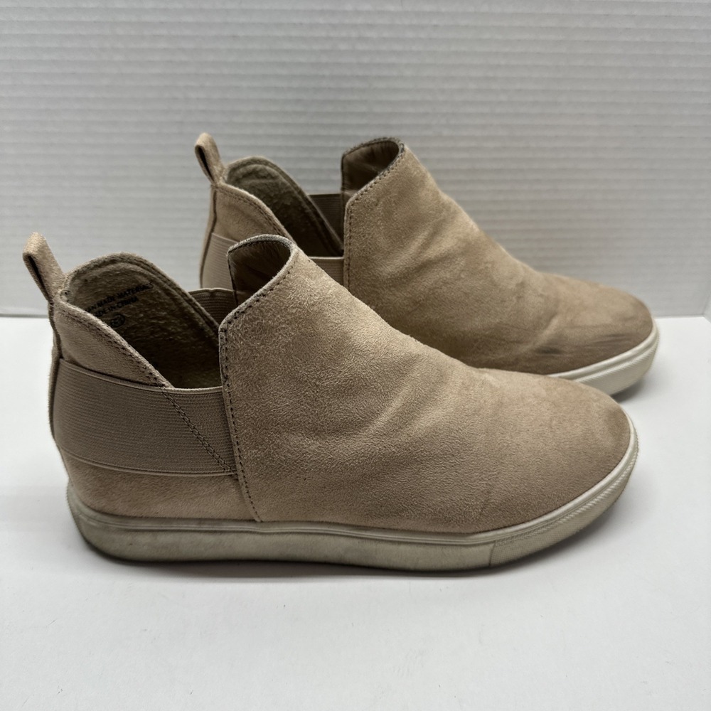 Soda Suede(man made) Brown Flat Slip On Bootie Women's Size 8.5